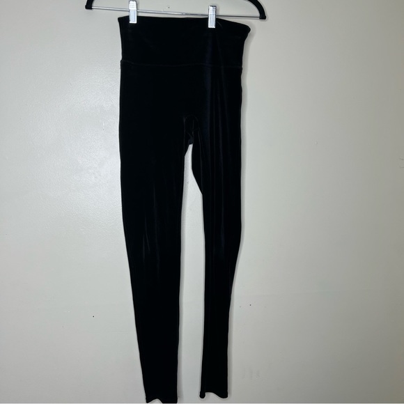 Spanx Velvet Leggings Black - Picture 2 of 6